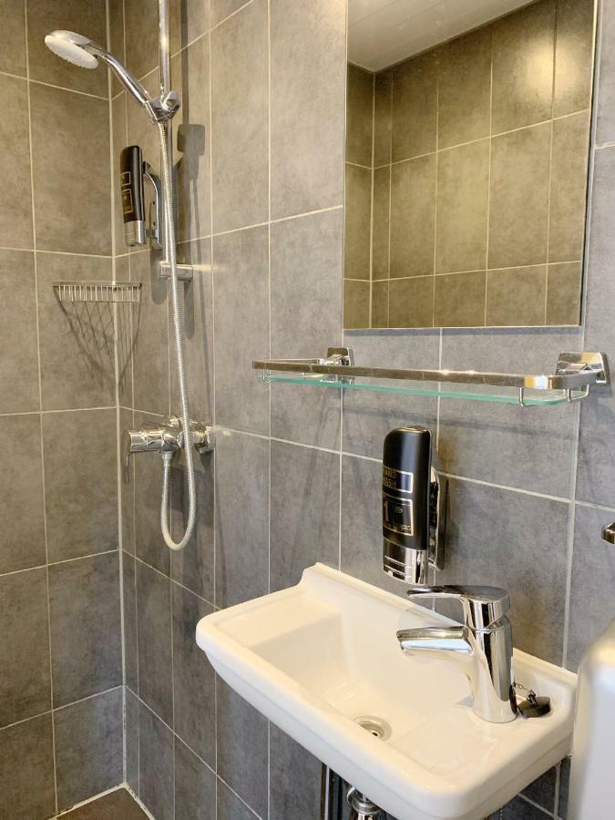 Hostel The Globe Амстердам Экстерьер фото
